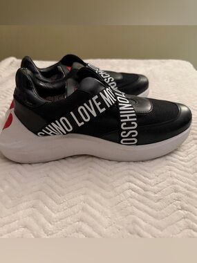 Moschino Black and White  Crisscross Logo Taping Sneaker 39